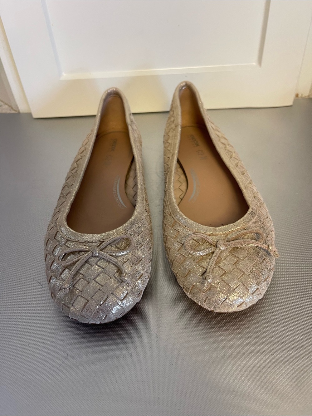 Geox Respira Leather-Weave Ballet Flats in Shimmery Gold Metallic 
Shoes Sz 8